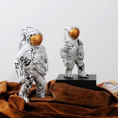 Personalized Graffiti Astronaut Resin Crafts Home Decoration