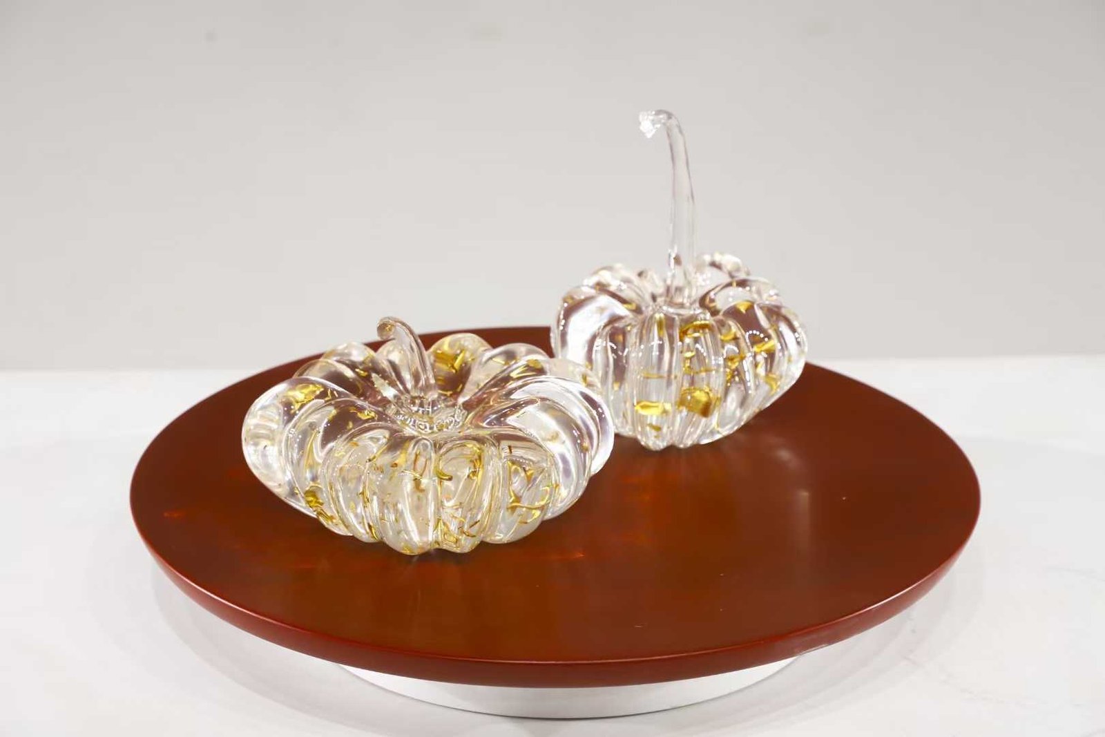 A-晶悦奥美吉透明雕塑厂家-黄小姐 2025-05-05 13.38.34