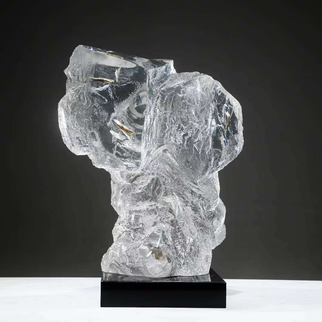 A-晶悦奥美吉透明雕塑厂家-黄小姐 2025-05-05 16.51.58